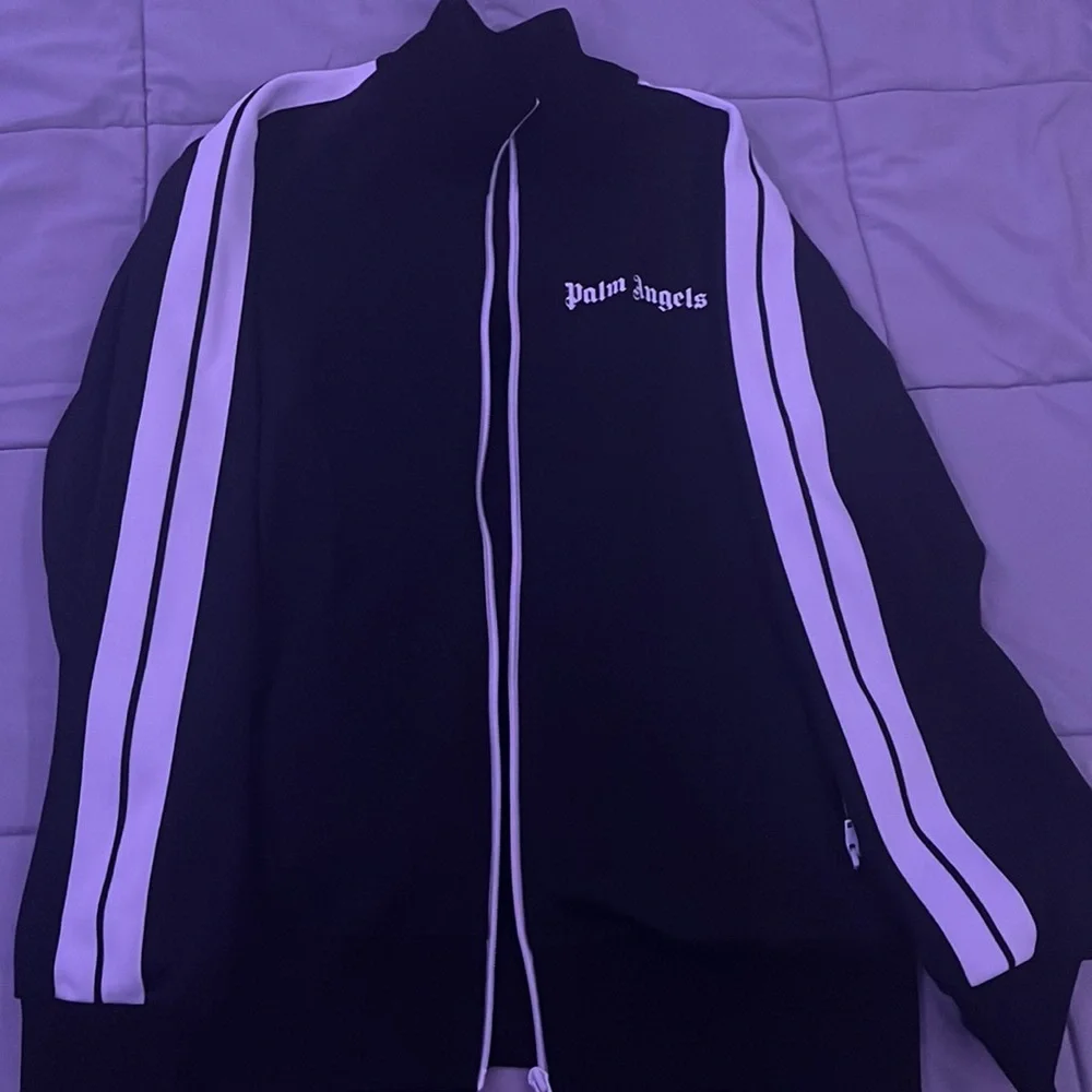 Brand new palm angles sweater, great condition never worn - Picture 4 of 5